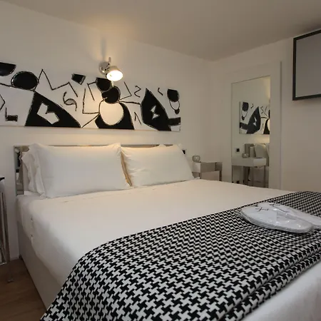 Lhp Piazza Del Popolo Apartmán Řím