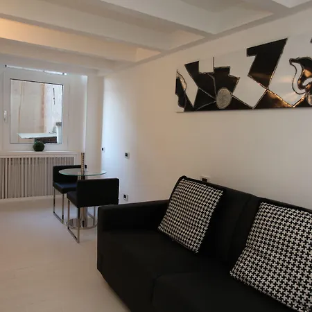 Lhp Piazza Del Popolo Apartmán Řím
