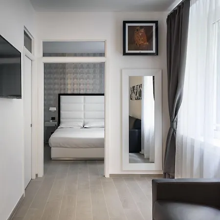 Lhp Piazza Del Popolo Apartmán Řím